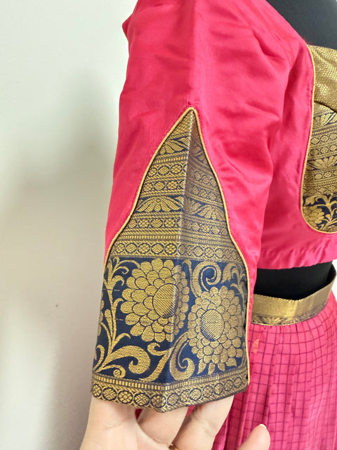 Teen/Adult Medium - Semi Gadwal Pattu Lehanga Set