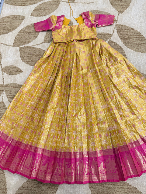 Teen Lehangas - Premium Kanchi Pattu Lehanga Set
