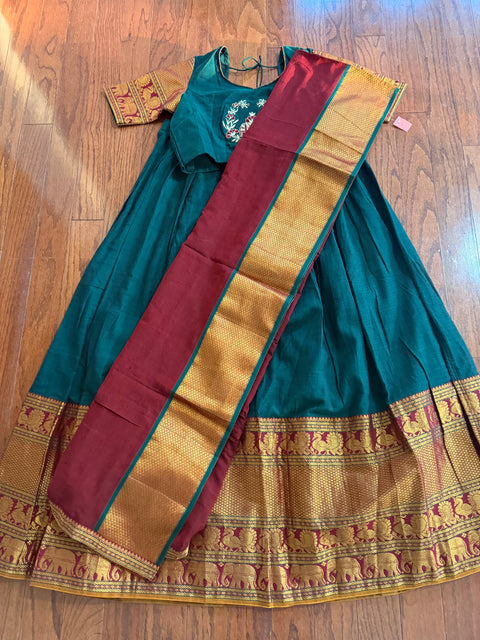 Teen/Adult Medium - Narayanpet Lehanga Set