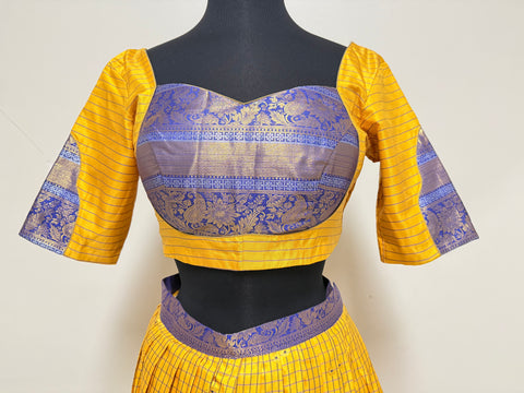 Teen/Adult Medium - Semi Gadwal Pattu Lehanga Set