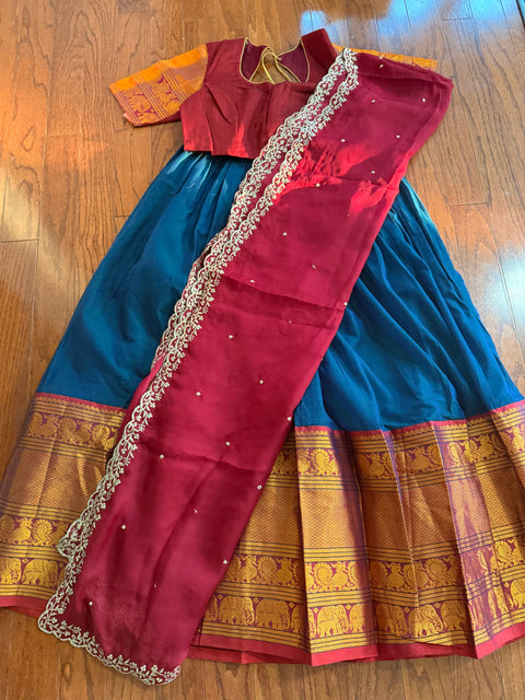 Teen/Adult Medium - Narayanpet Lehanga Set