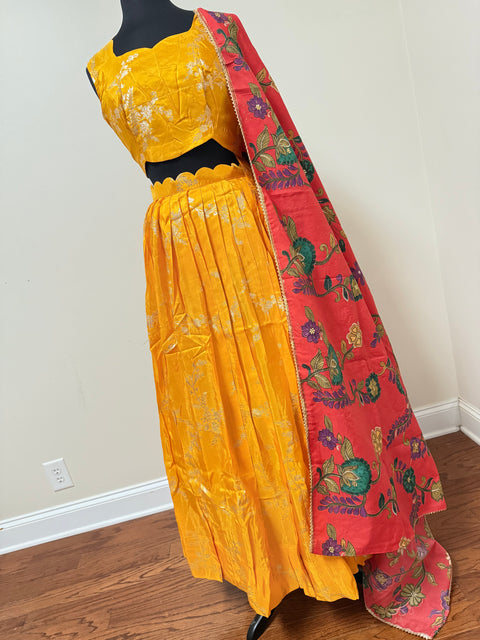 Women XXL- Banaras Brocade Lehanga Set