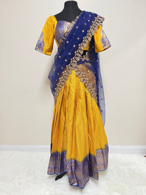 Teen/Adult Medium - Semi Gadwal Pattu Lehanga Set