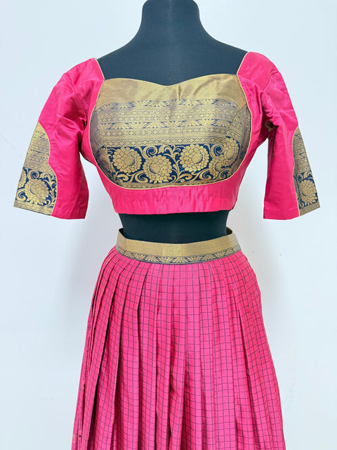 Teen/Adult Medium - Semi Gadwal Pattu Lehanga Set